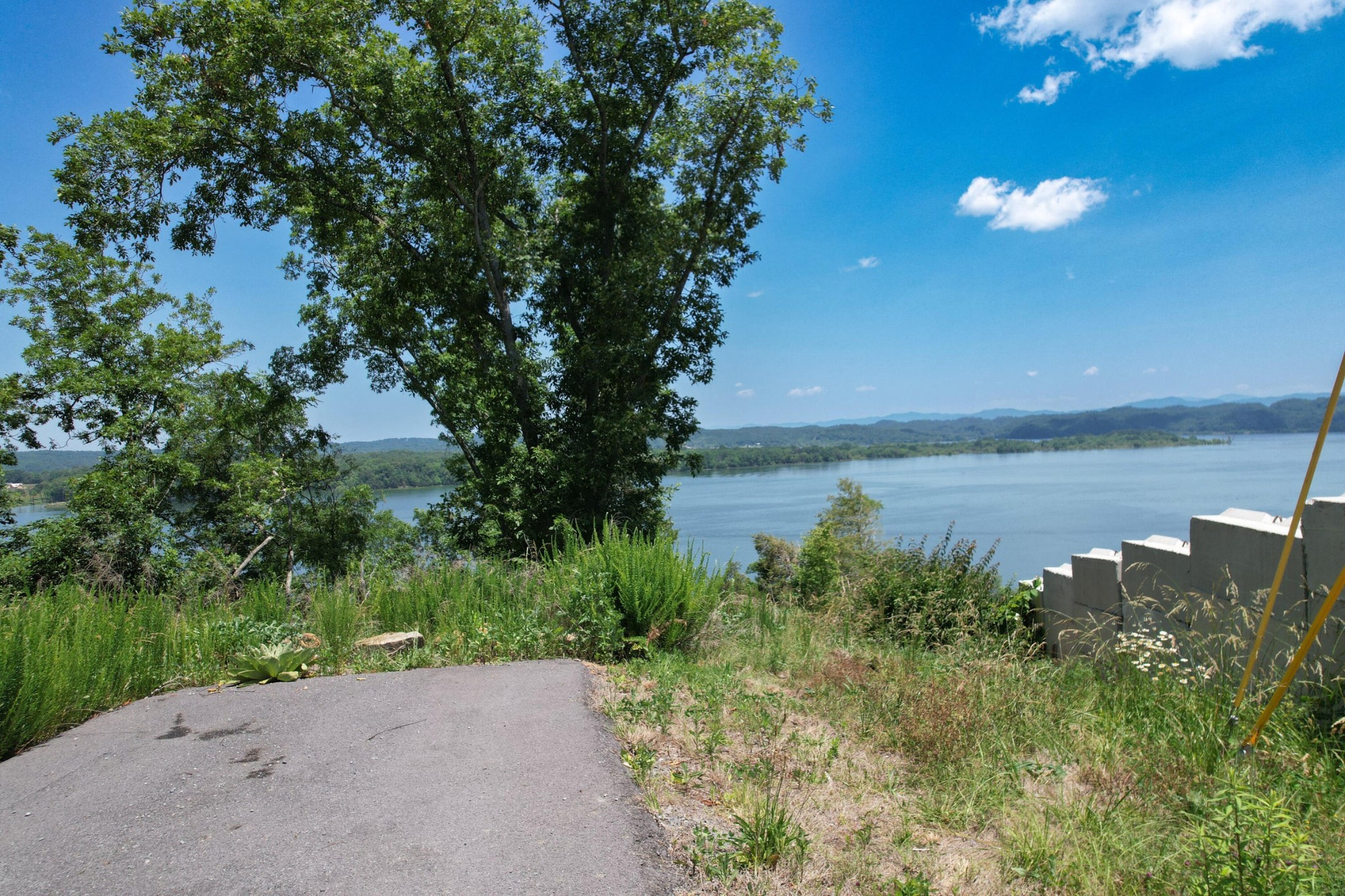 74 Clear Point Dandridge TN 37725