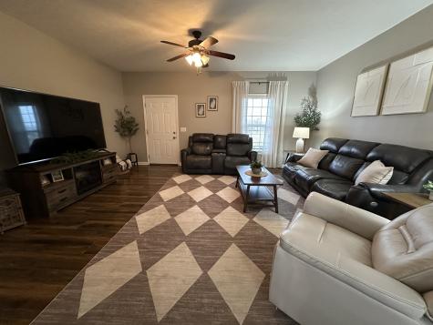 1028 Mount Vernon Road Bethpage TN 37022