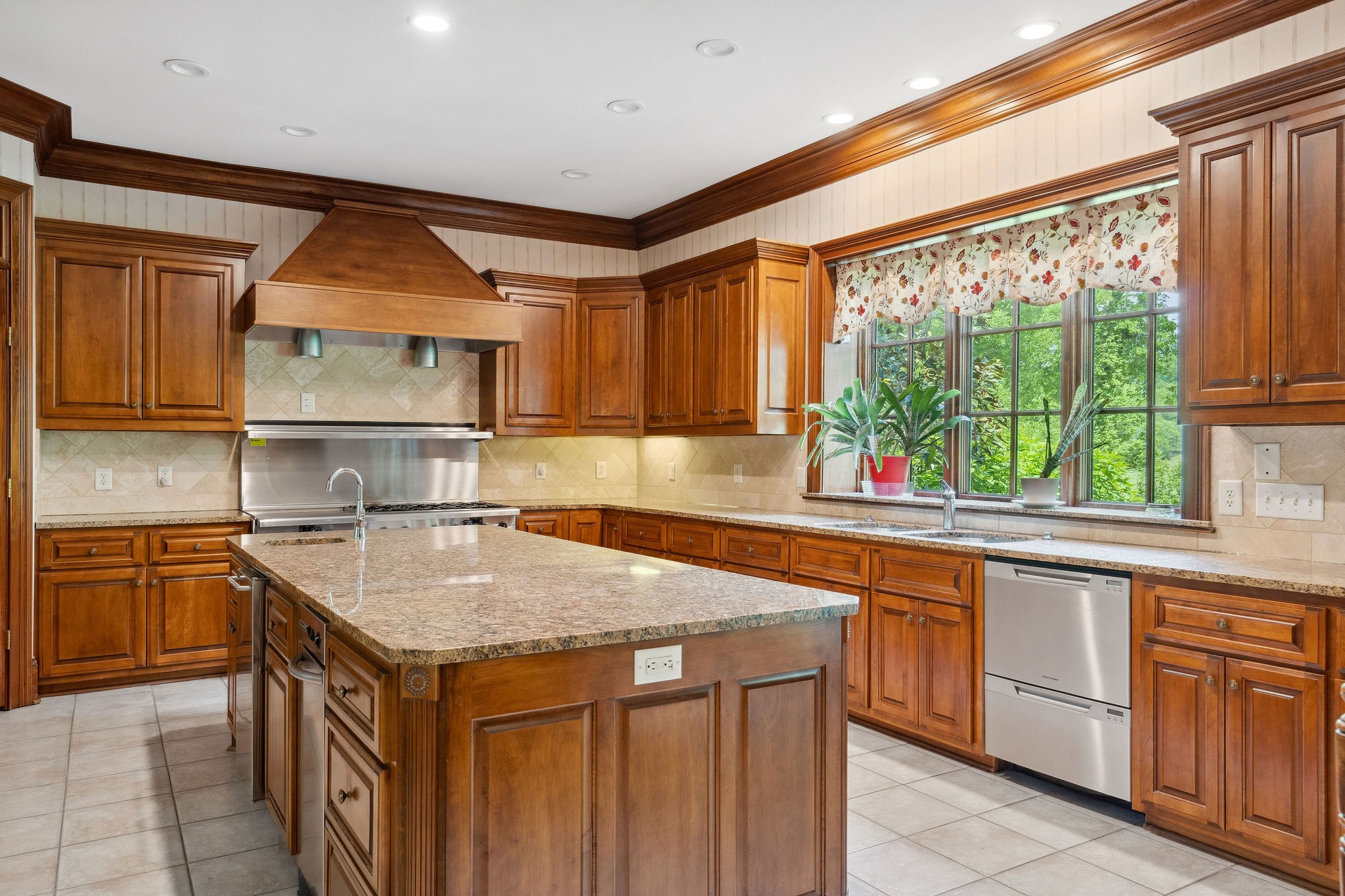 1633 Lewisburg Pike Franklin TN 37064