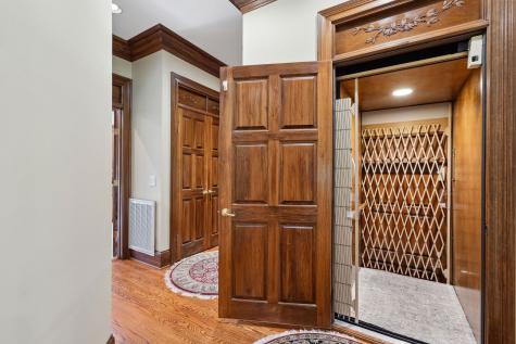 1633 Lewisburg Pike Franklin TN 37064