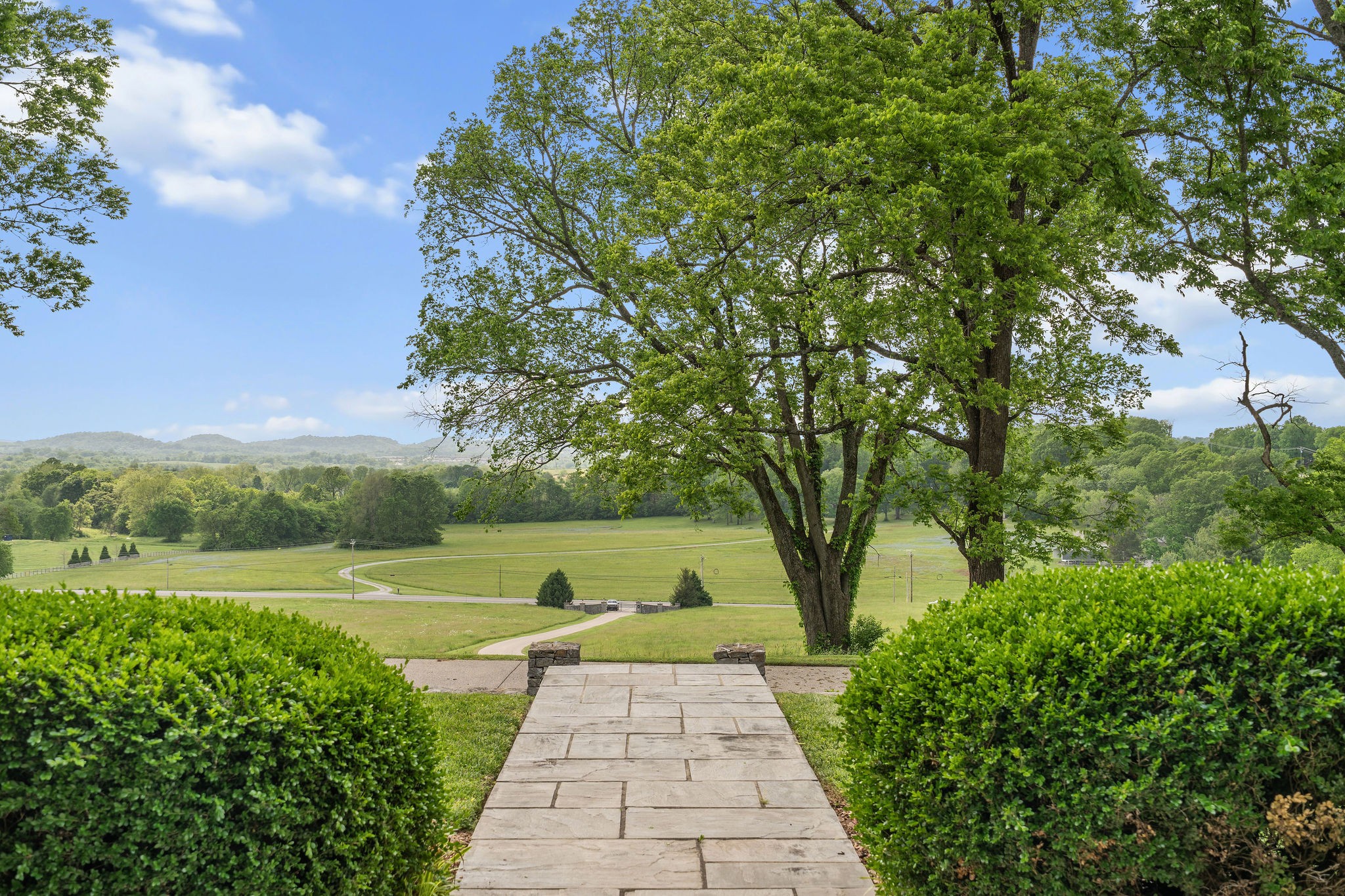 1633 Lewisburg Pike Franklin TN 37064