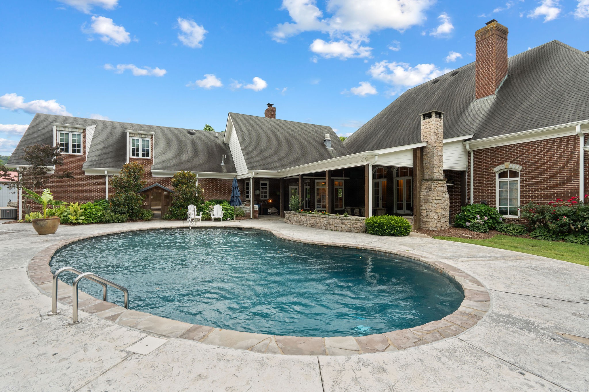 1633 Lewisburg Pike Franklin TN 37064