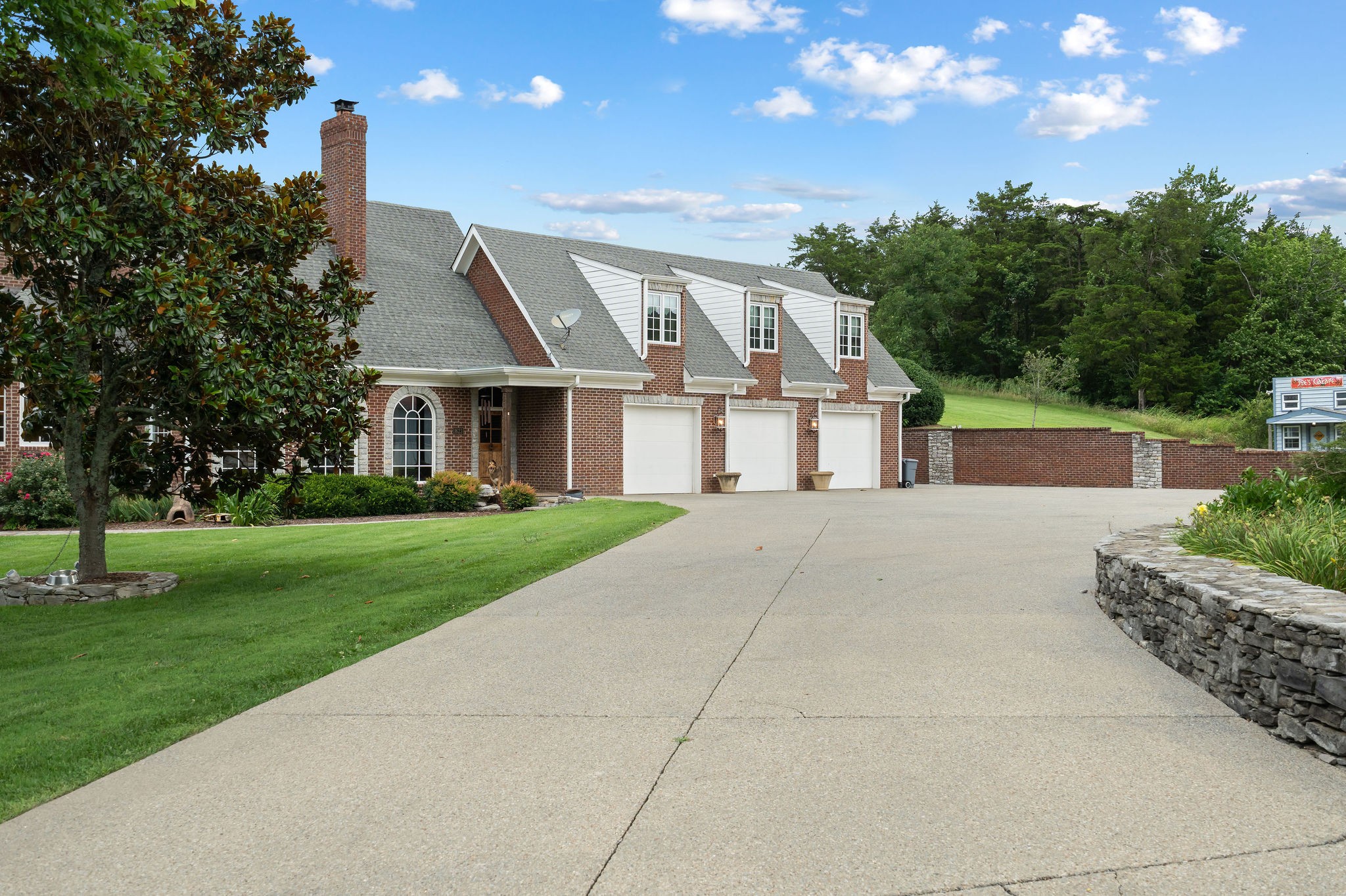 1633 Lewisburg Pike Franklin TN 37064