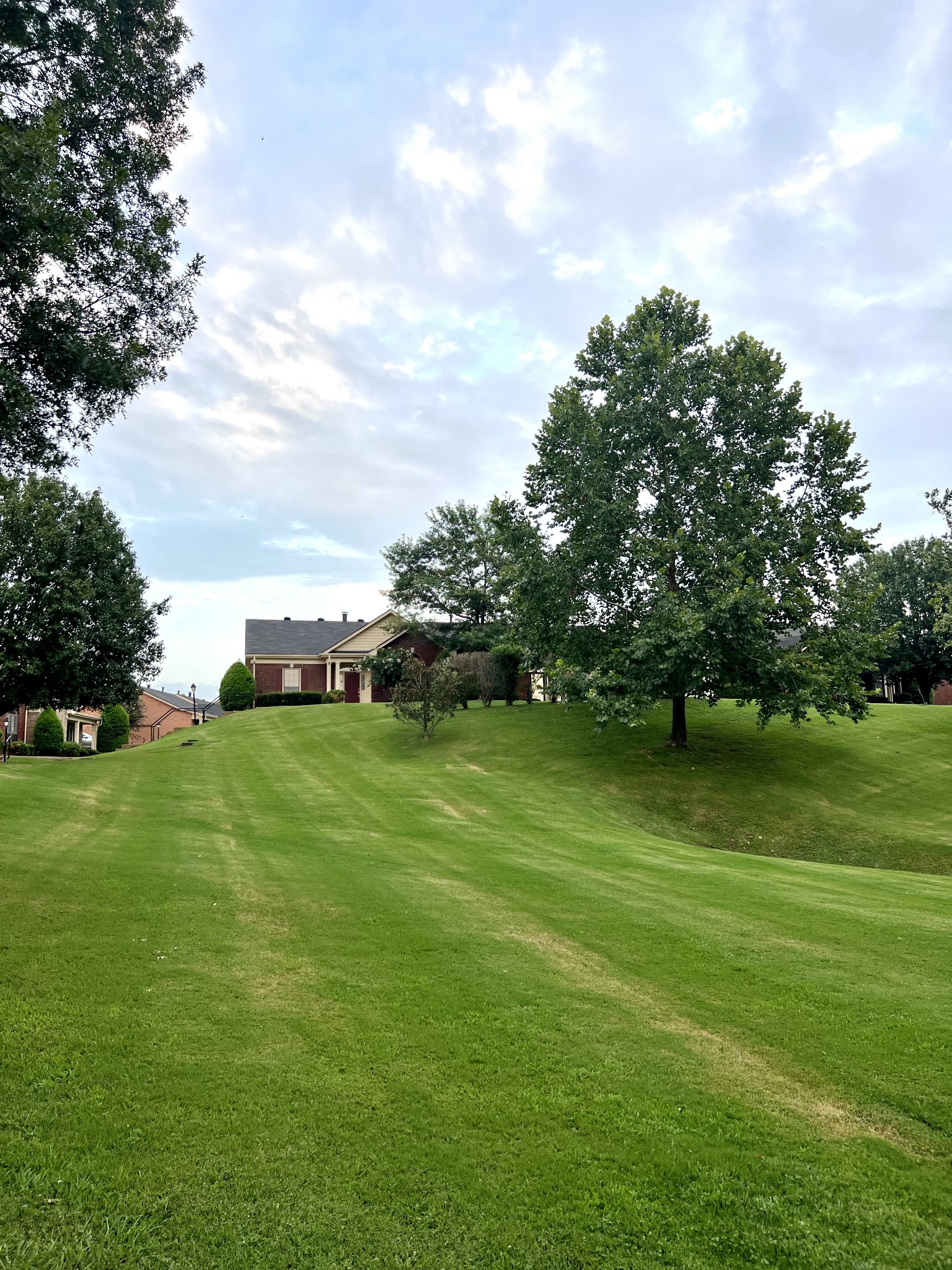9228 Sawyer Brown Road Nashville TN 37221