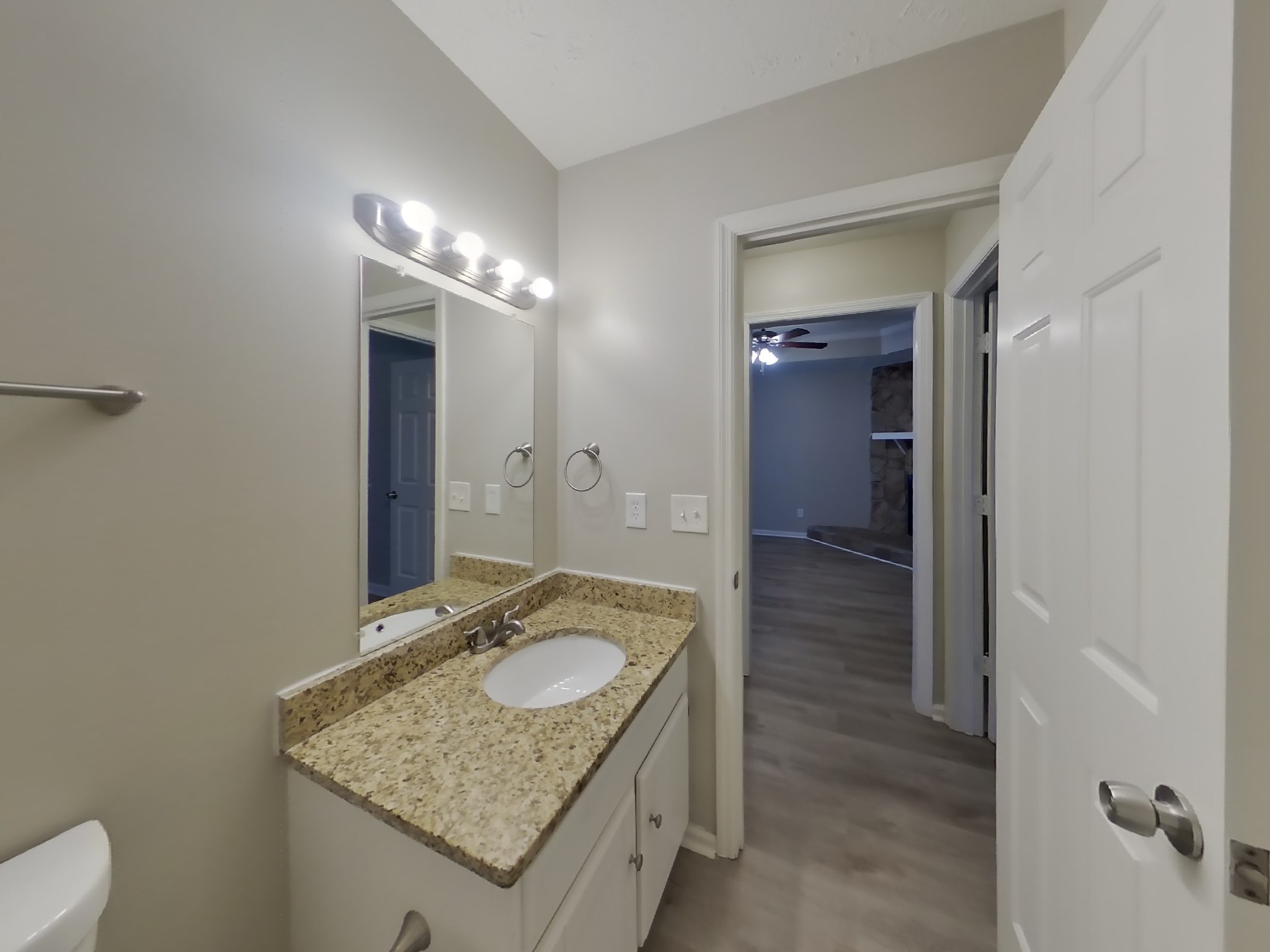 102 Natchez Ct, S La Vergne TN 37086