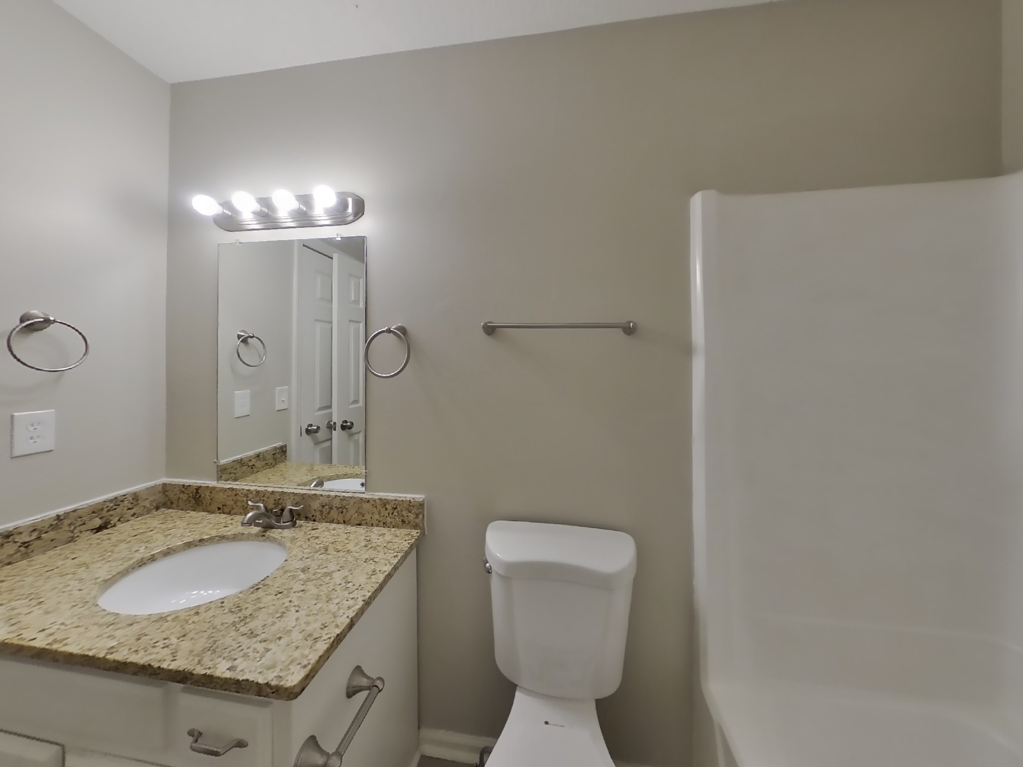 102 Natchez Ct, S La Vergne TN 37086
