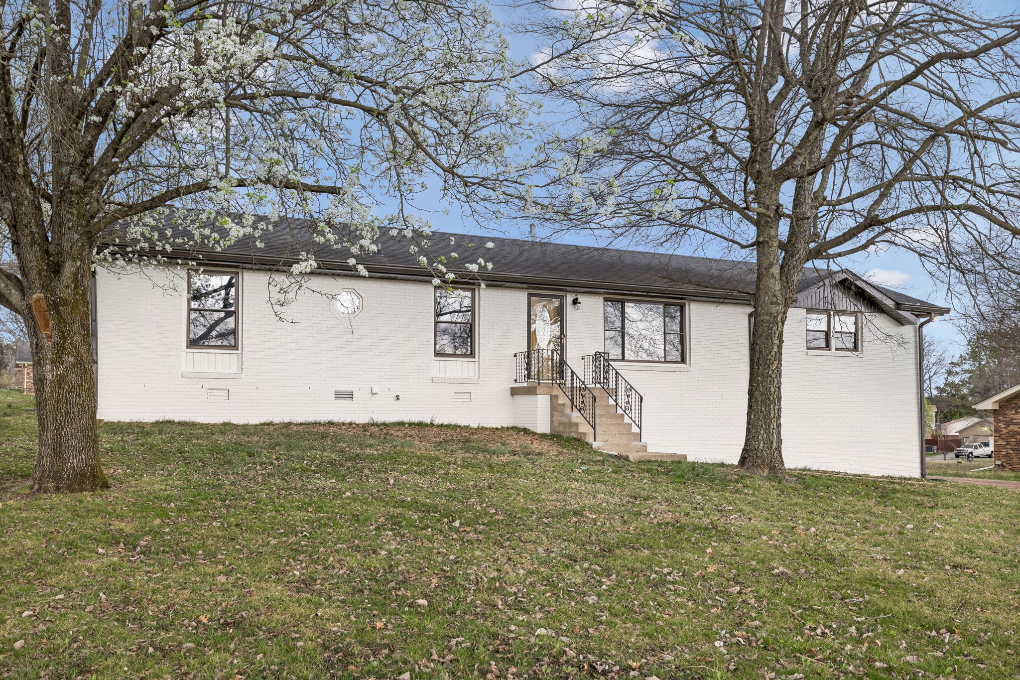 171 New Shackle Island Road Hendersonville TN 37075