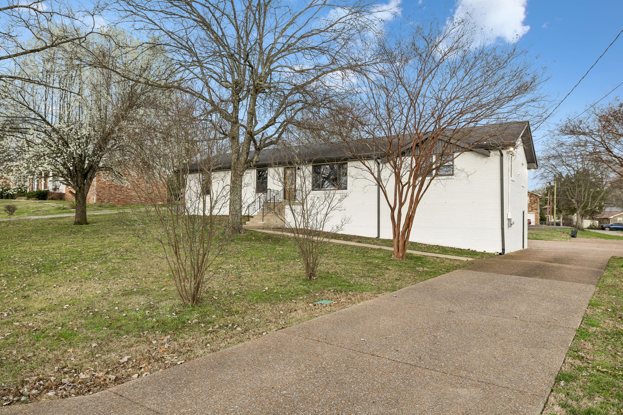 171 New Shackle Island Road Hendersonville TN 37075