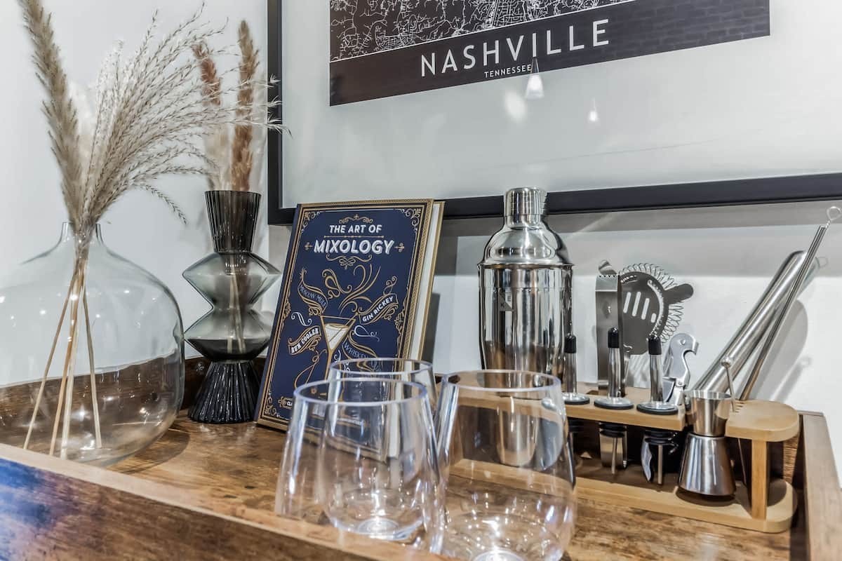 210 30th Ave, N Nashville TN 37203