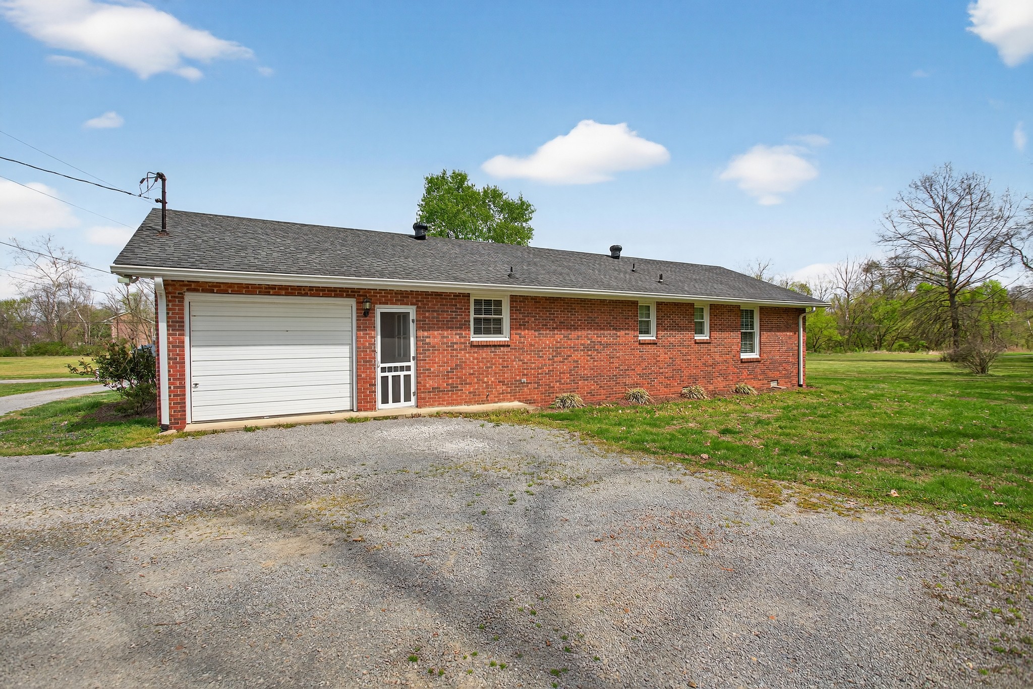 832 New Shackle Island Road Hendersonville TN 37075