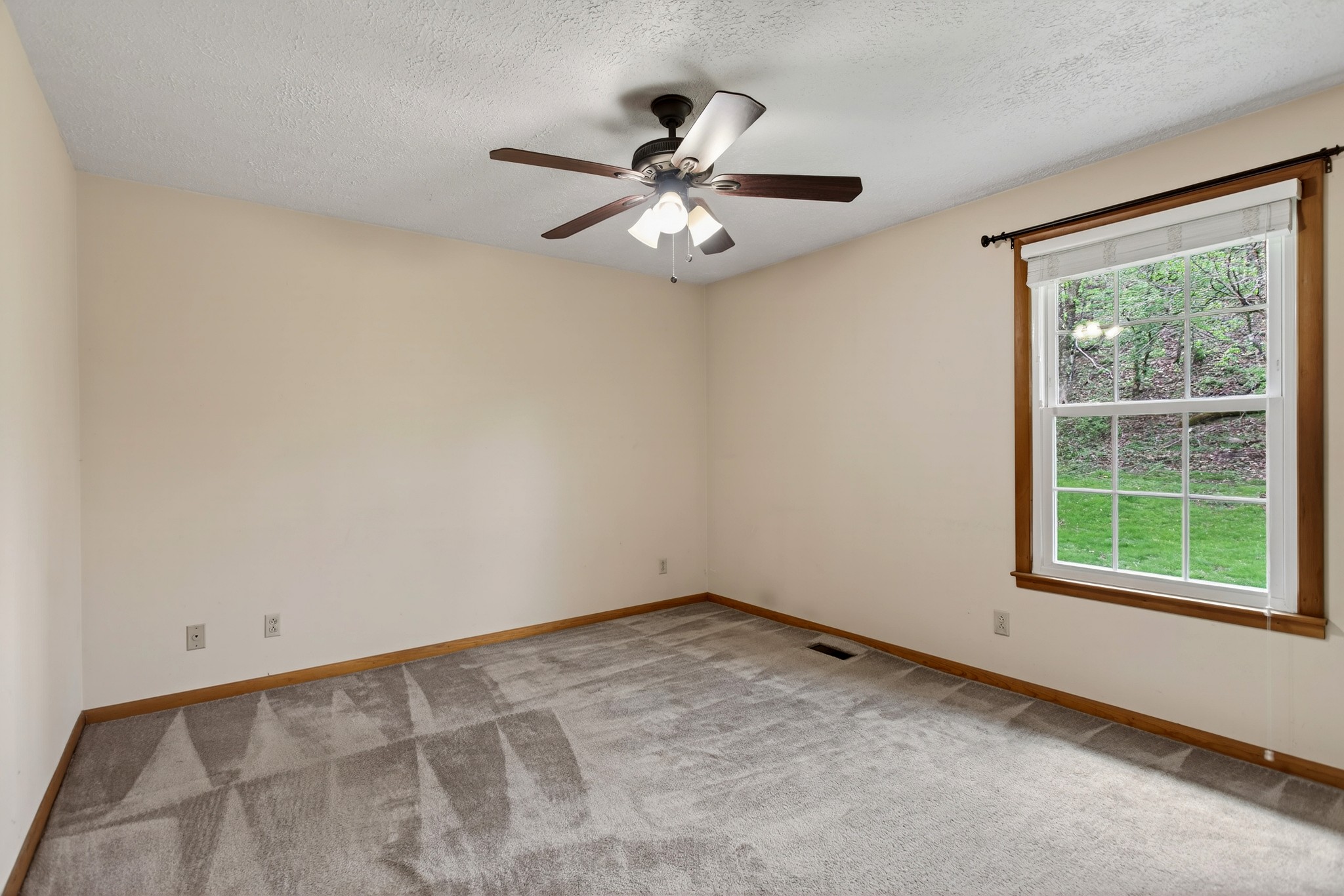 832 New Shackle Island Road Hendersonville TN 37075