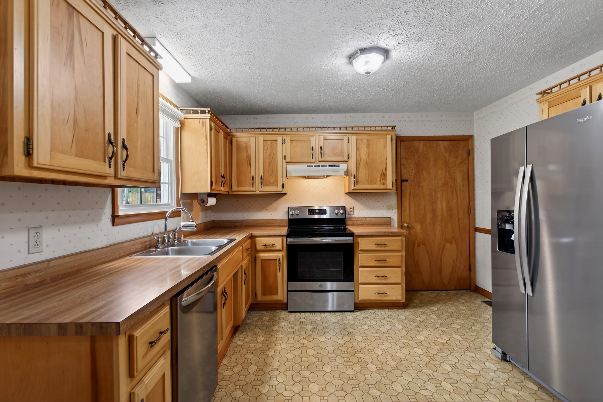 832 New Shackle Island Road Hendersonville TN 37075