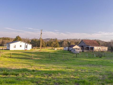 762 Old Tellico Highway N Madisonville TN 37354