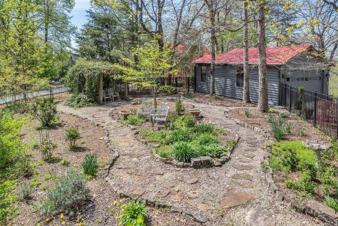 1841 Laurel Lake Drive Monteagle TN 37356