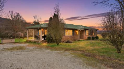 7610 Sr 50 Pelham TN 37366