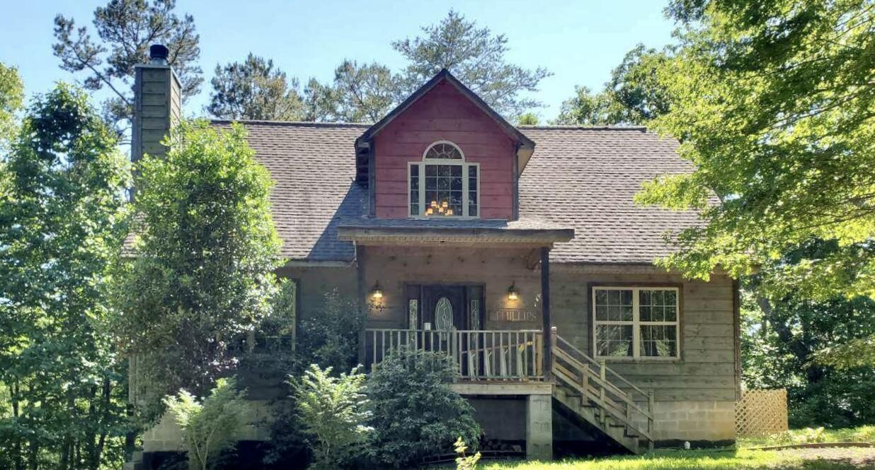 2217 Sr 399 Palmer TN 37365