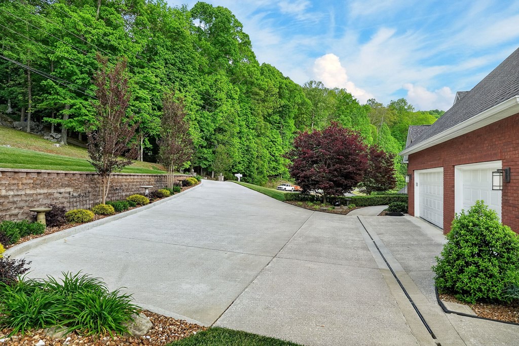 1651 N Plantation Drive Cookeville TN 38506