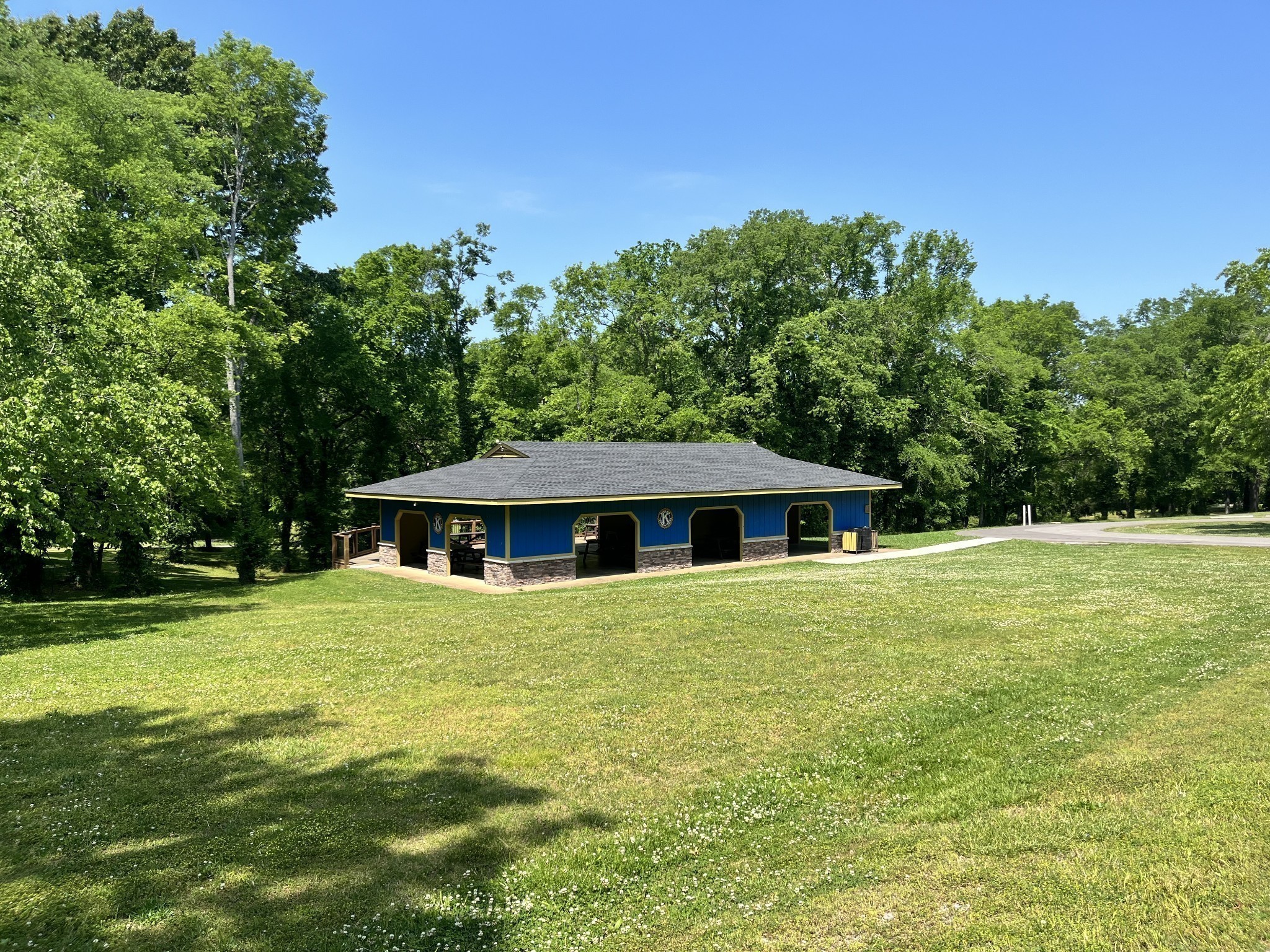 1215 Trotwood Avenue Columbia TN 38401