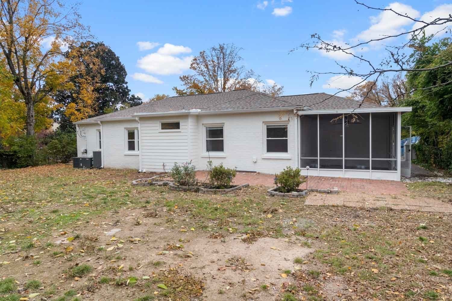 1215 Trotwood Avenue Columbia TN 38401