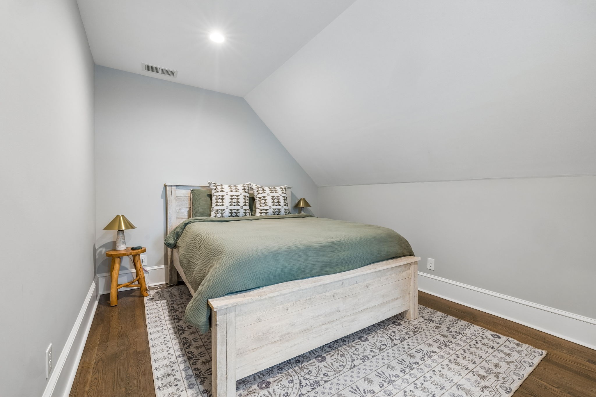913 15th Ave, S Nashville TN 37212