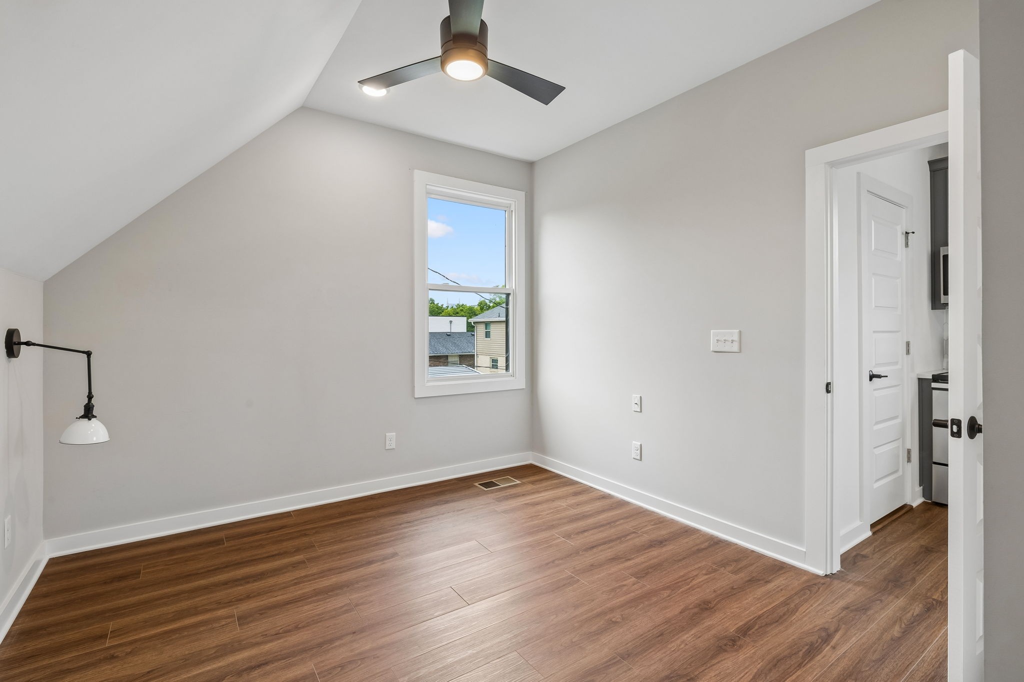 913 15th Ave, S Nashville TN 37212