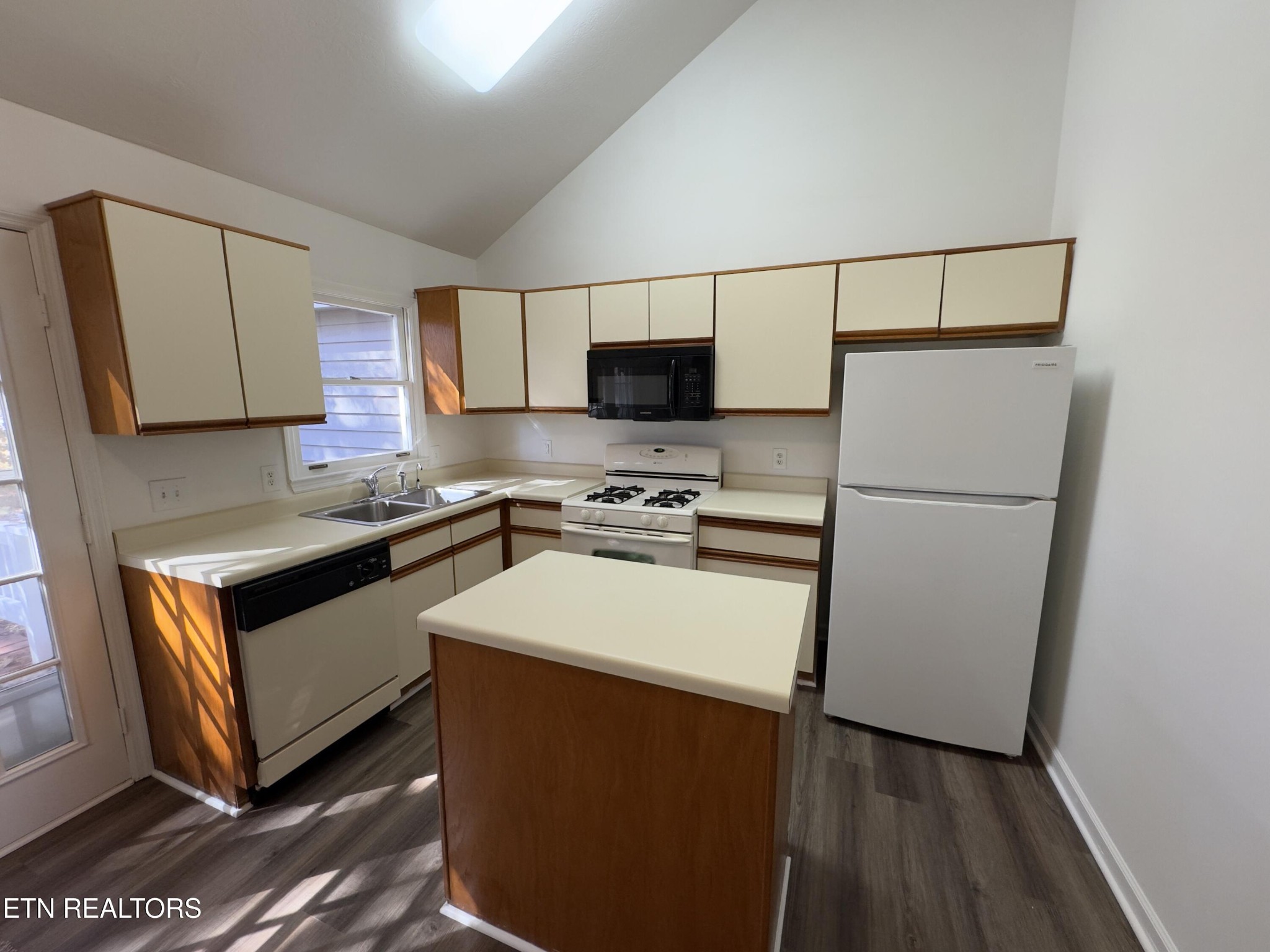 484 River Bend Drive Crossville TN 38555