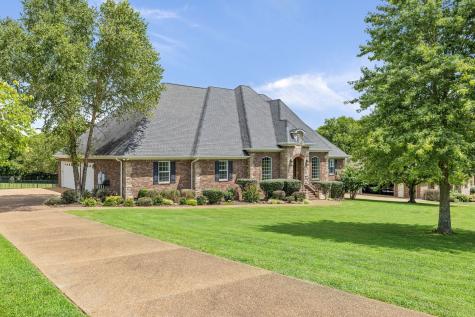 3832 Stonecrest Drive Columbia TN 38401