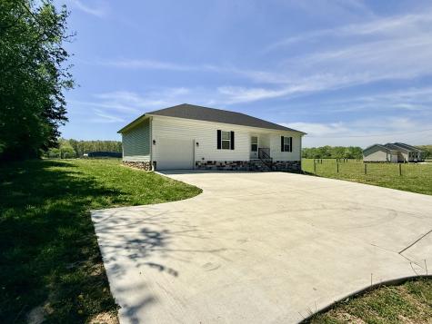 1113 Hurricane Road Tullahoma TN 37388