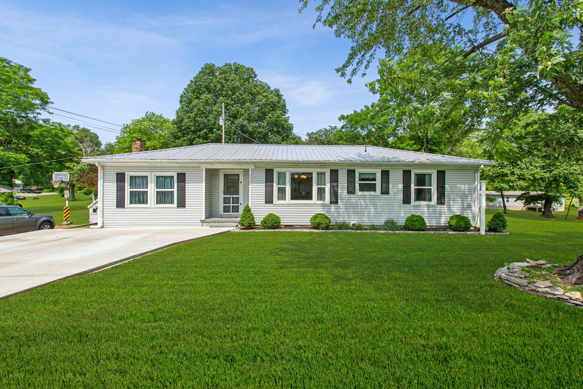 1118 N Walnut Street Westmoreland TN 37186