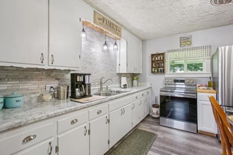 1118 N Walnut Street Westmoreland TN 37186