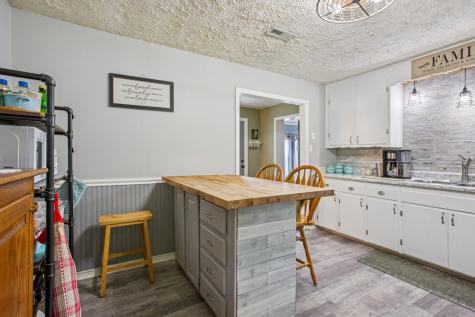1118 N Walnut Street Westmoreland TN 37186