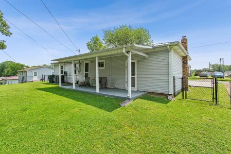 1118 N Walnut Street Westmoreland TN 37186