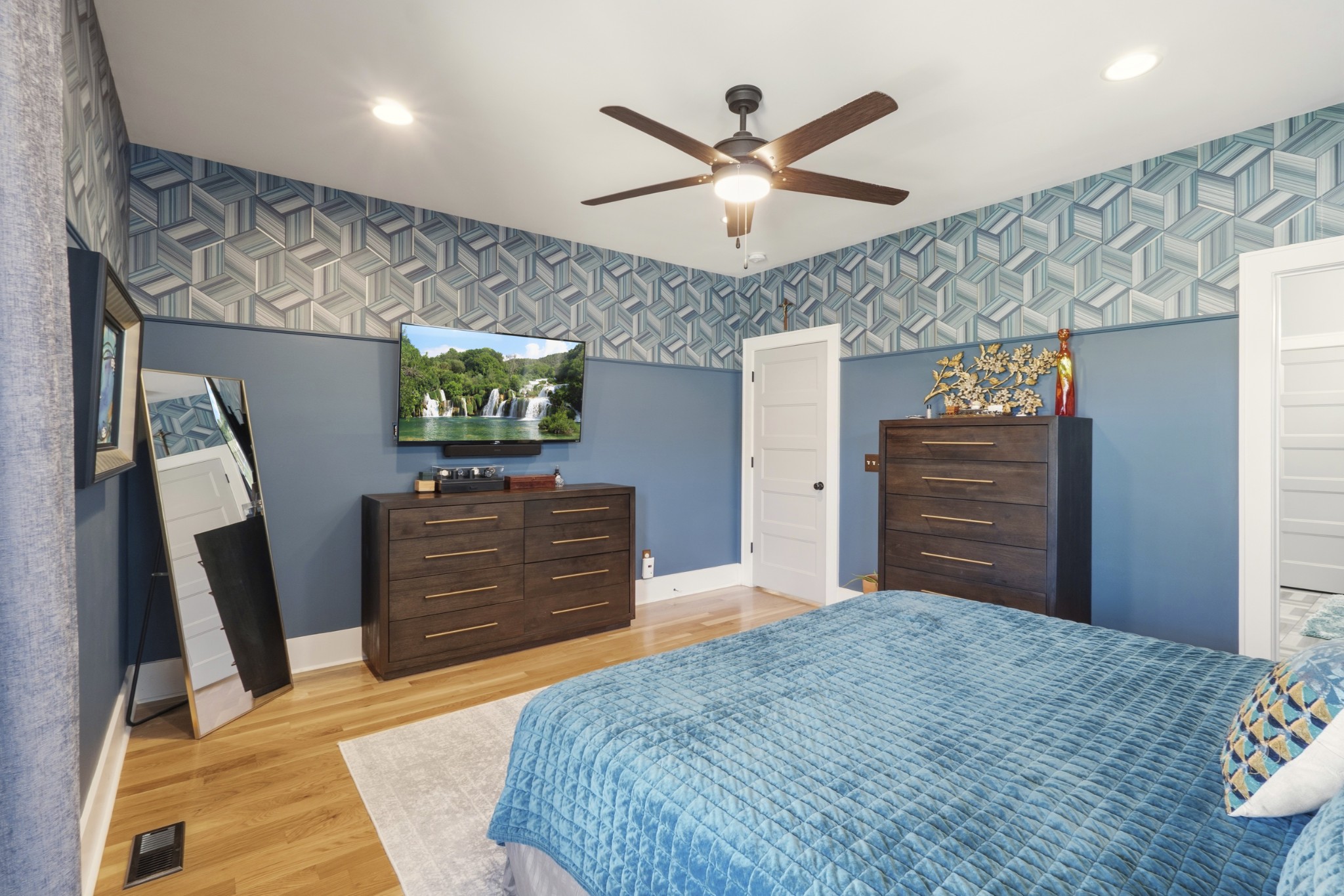 1607 Rebecca Street Nashville TN 37216
