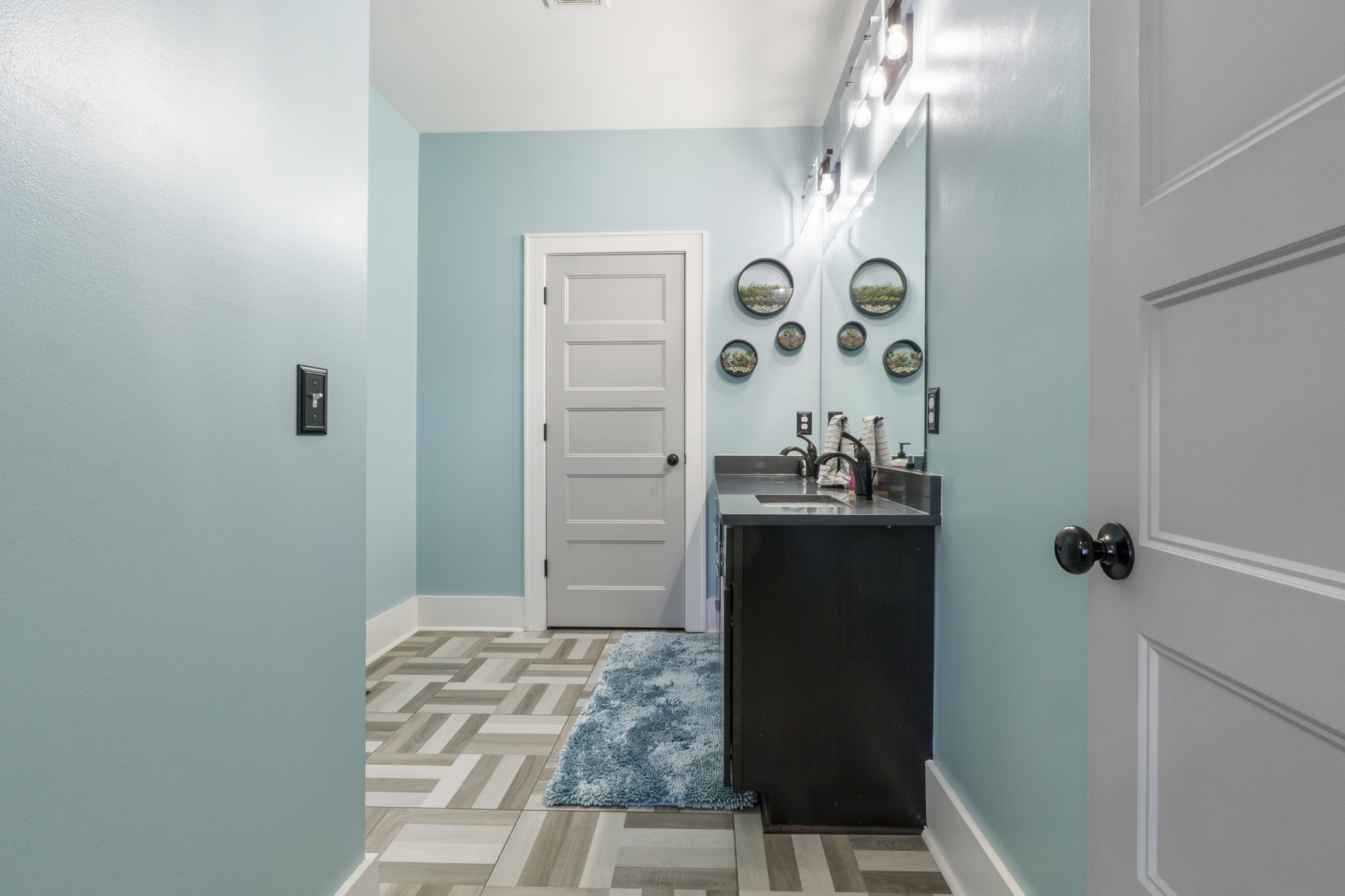 1607 Rebecca Street Nashville TN 37216