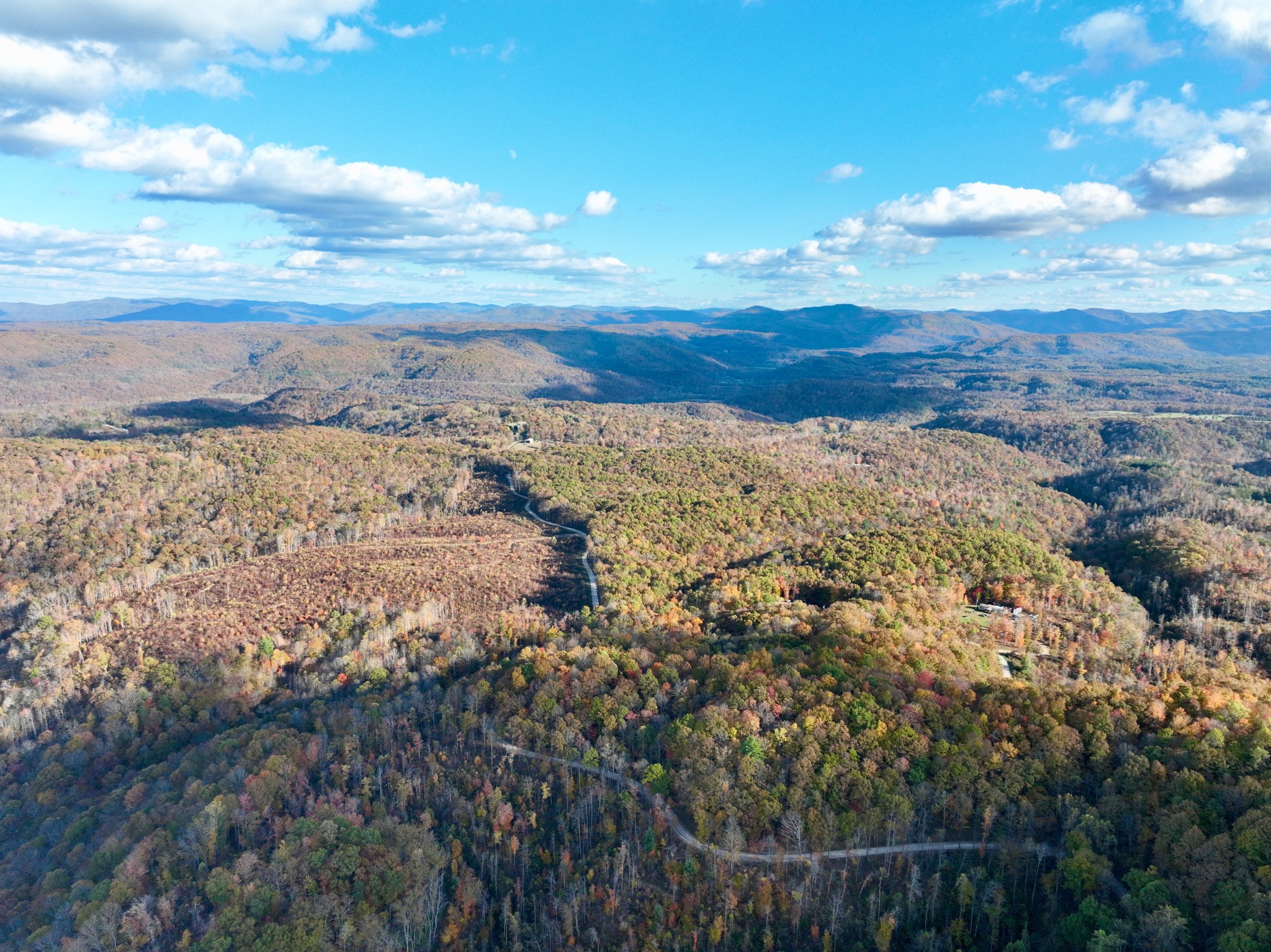 1 Robbins Road, E Robbins TN 37852