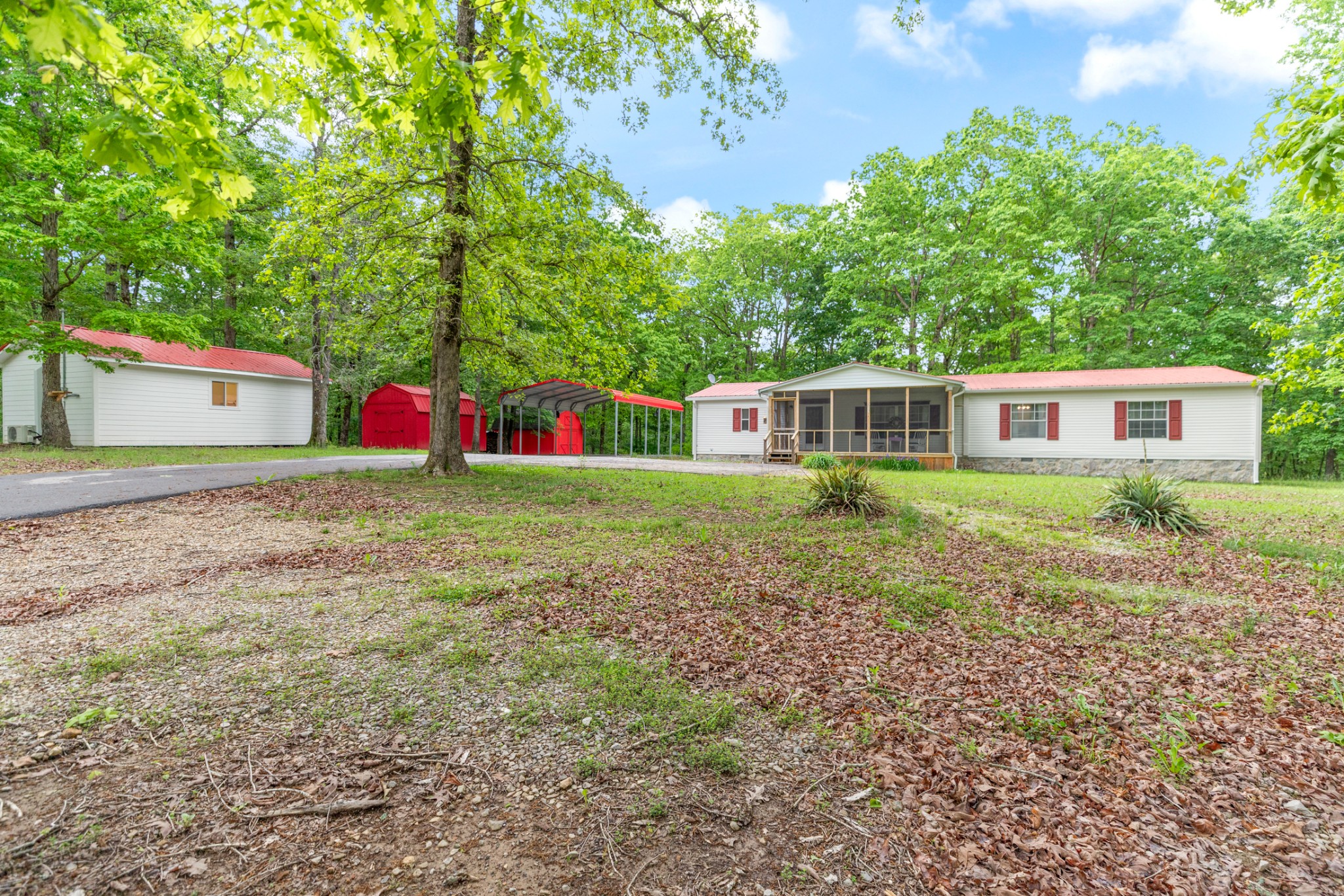 2833 Locke Hollow Road Dickson TN 37055