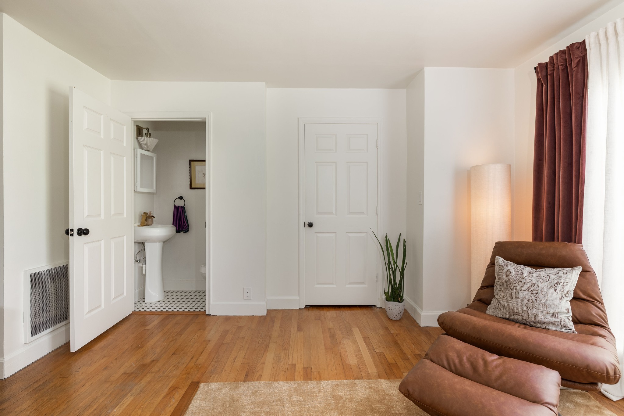 2843 Colonial Circle Nashville TN 37214