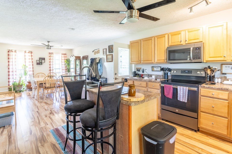 7511 Upper East Valley Road Pikeville TN 37367