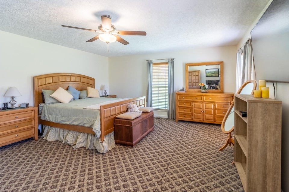 7511 Upper East Valley Road Pikeville TN 37367