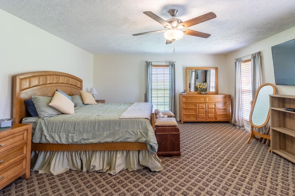 7511 Upper East Valley Road Pikeville TN 37367
