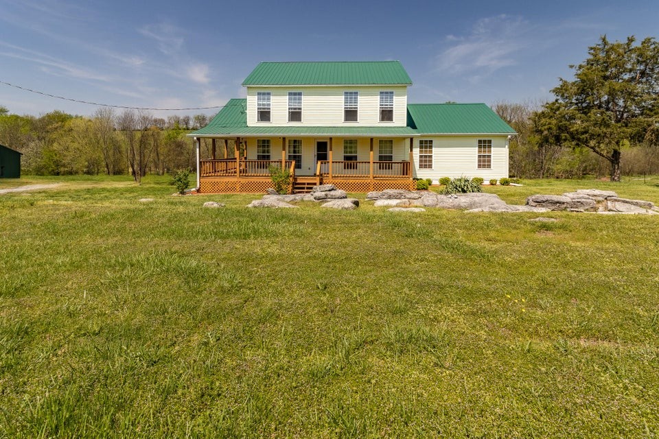 7511 Upper East Valley Road Pikeville TN 37367