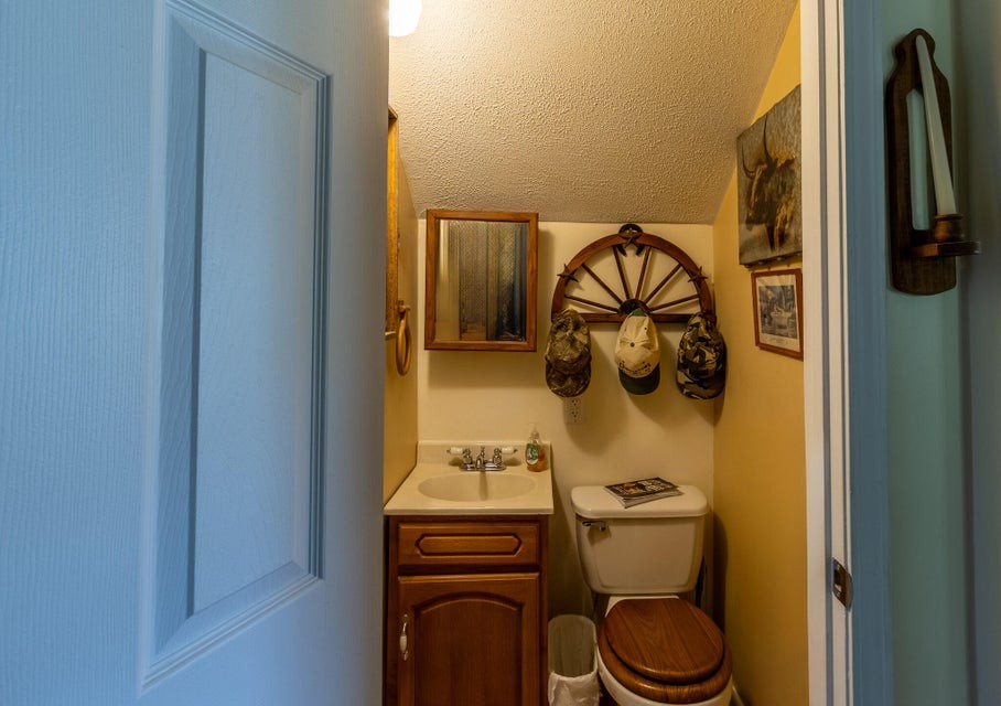 7511 Upper East Valley Road Pikeville TN 37367