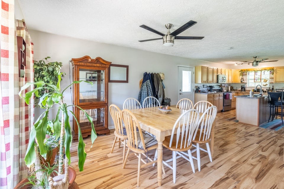 7511 Upper East Valley Road Pikeville TN 37367