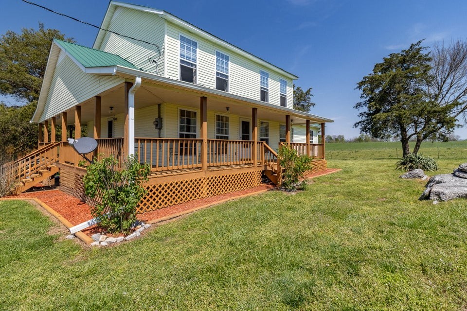 7511 Upper East Valley Road Pikeville TN 37367