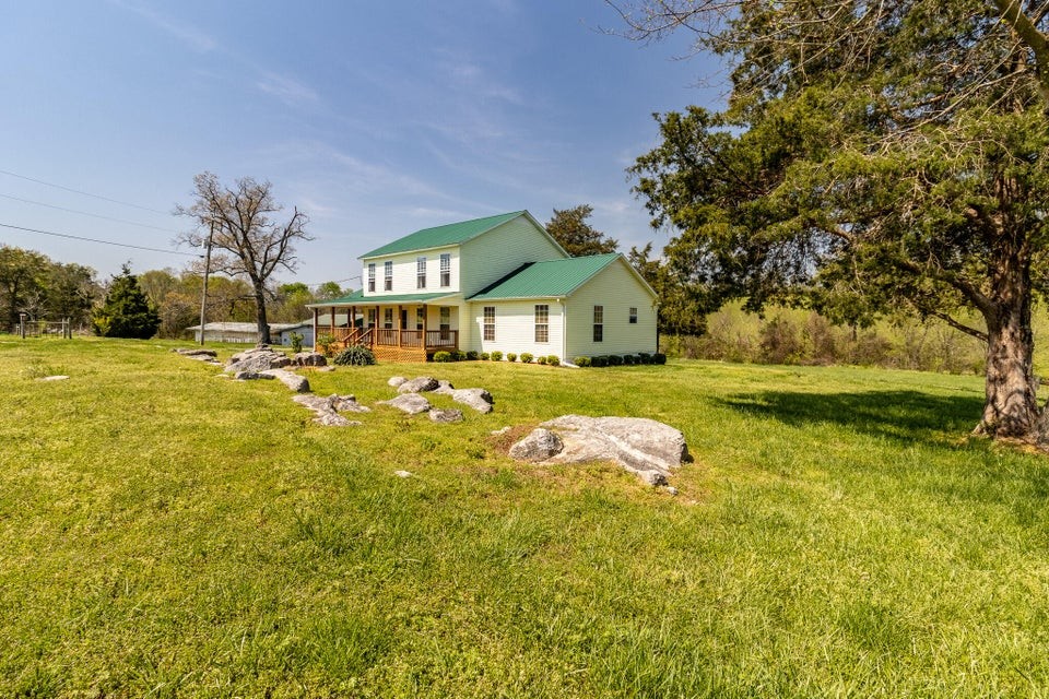 7511 Upper East Valley Road Pikeville TN 37367