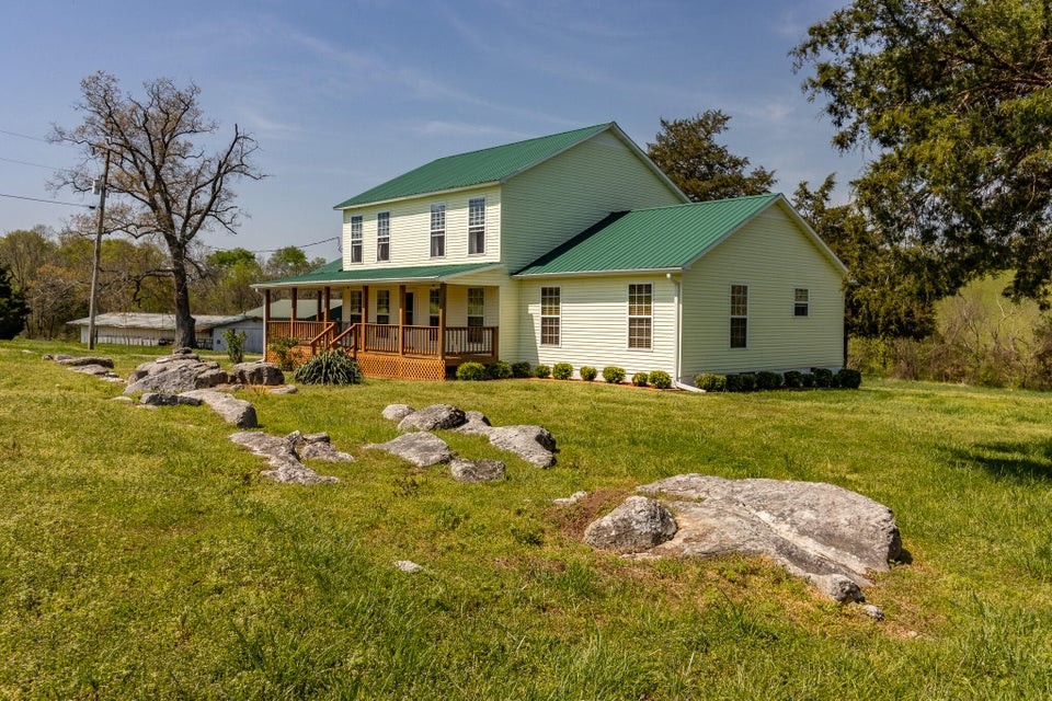 7511 Upper East Valley Road Pikeville TN 37367