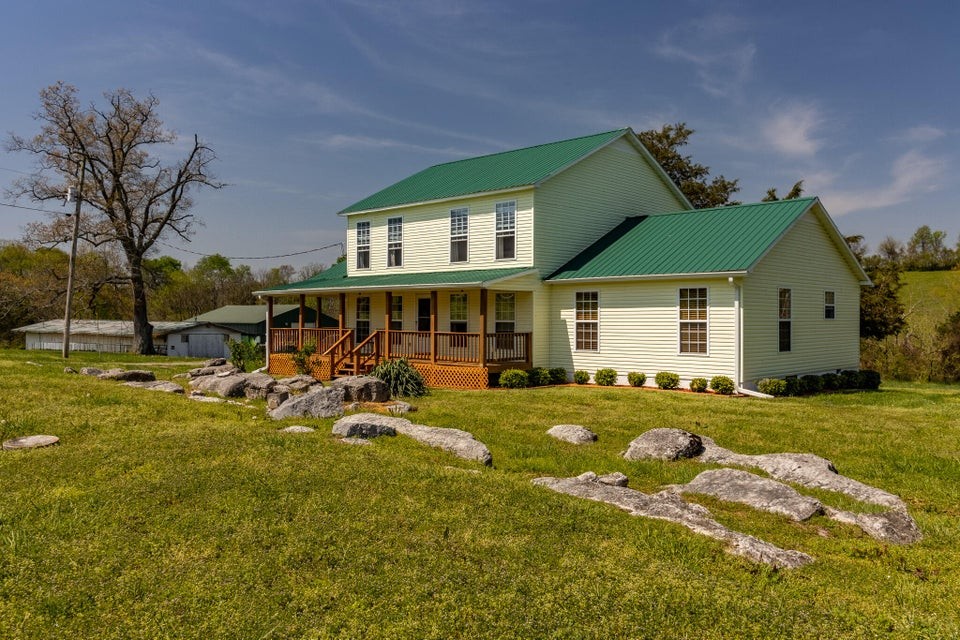 7511 Upper East Valley Road Pikeville TN 37367