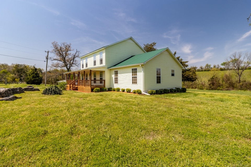 7511 Upper East Valley Road Pikeville TN 37367