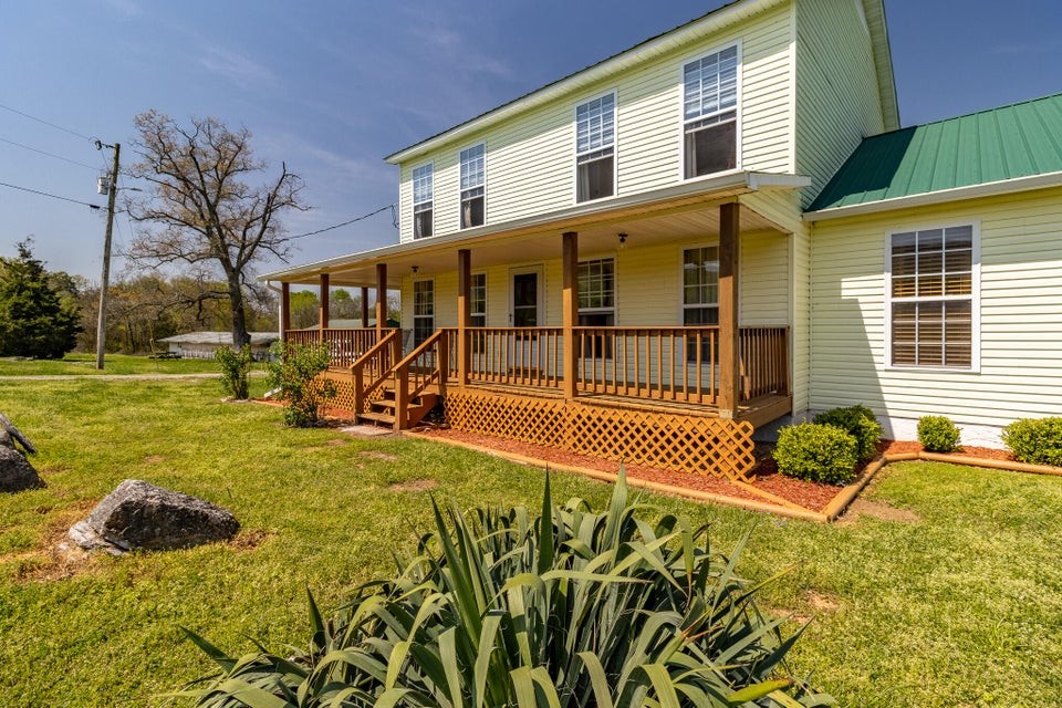 7511 Upper East Valley Road Pikeville TN 37367