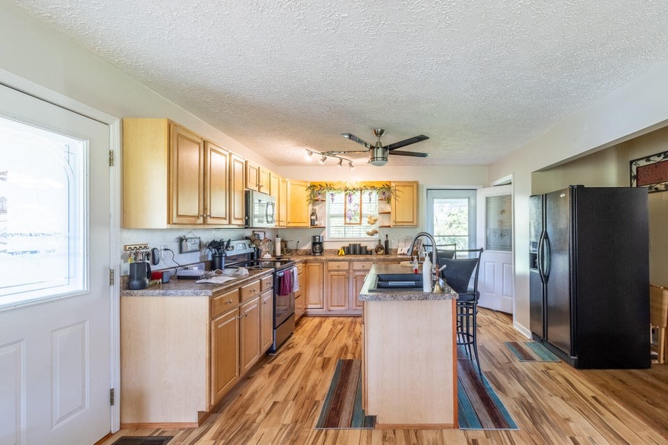 7511 Upper East Valley Road Pikeville TN 37367